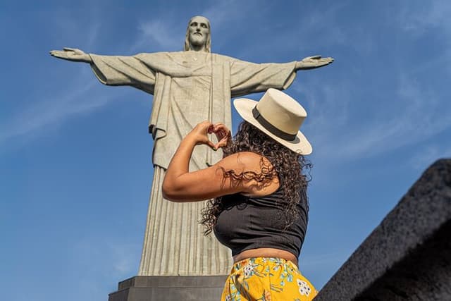PRIVATE SUV up to 7 people : Cristo Redentor + Rio`s hot spots