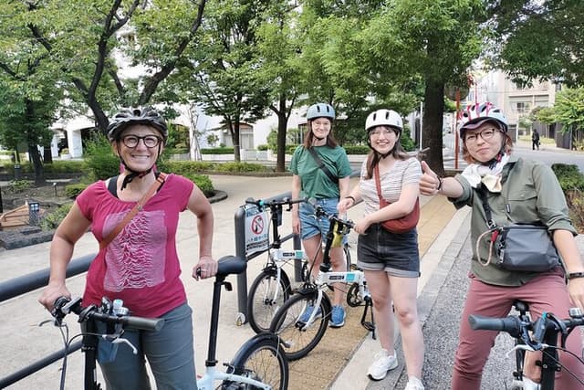 Tokyo downtown bicycle tour Tokyo Backstreets Bike Tour