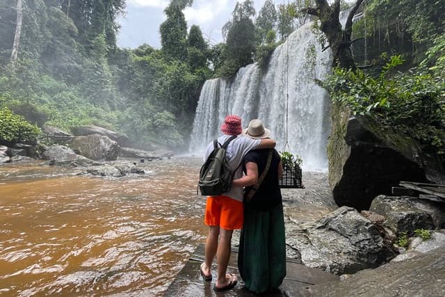 Siem Reap: Kulen Waterfall, Banteay Srei, and Beng Mealea Tour