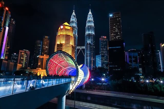 Kuala Lumpur Night Tour with Saloma Bridge