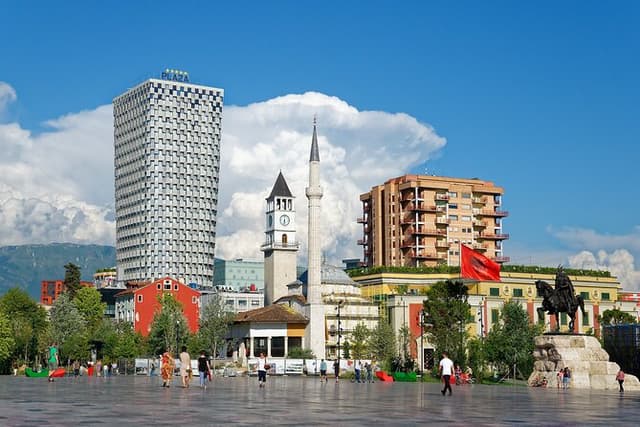TIRANA Walking Tour: Discover the ever-changing capital city