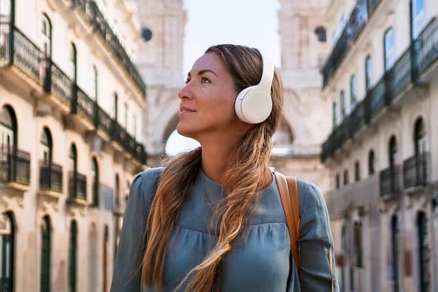 Self-Guided Tours in Lisbon with 100 Captivating Audio Stories