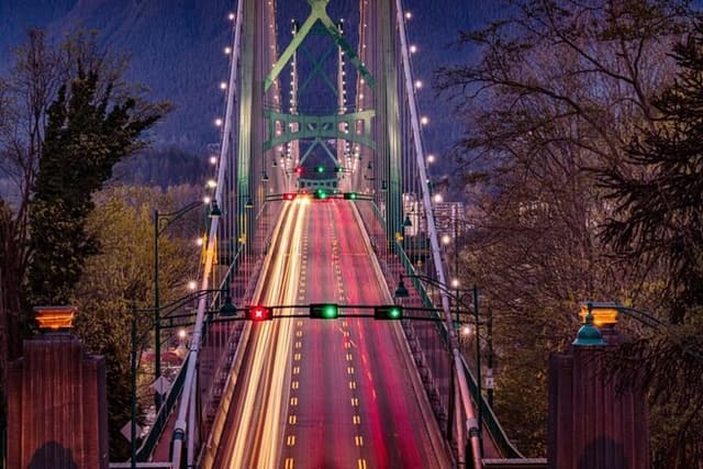 6 Hours Private tour of city of Vancouver & North Vancouver