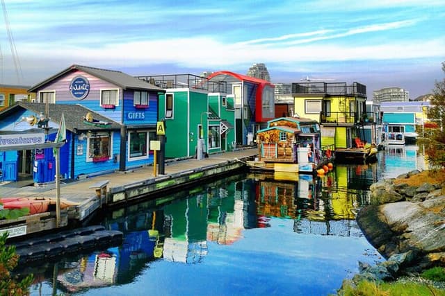 2hr City Highlights Private Tour in Victoria BC