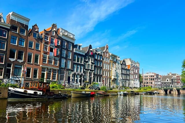 Walking Tour about Golden Age Architecture with a private guide