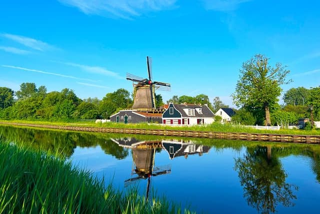 Bike Tour of Amsterdam Countryside and Villages private guide