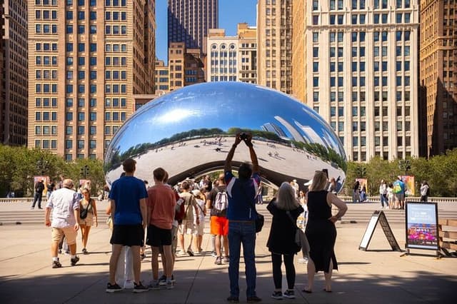 Chicago in a Day Walking Tour: Food, History & Architecture