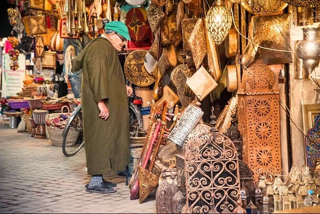 Casablanca 1-Day Layover Private Tour and Authentic Moroccan Bath