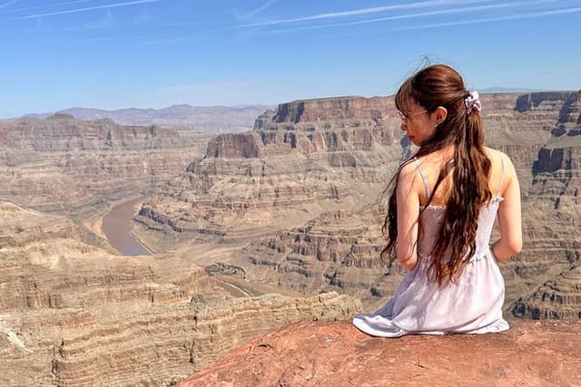 Small Group Grand Canyon Skywalk & Hoover Dam Tour
