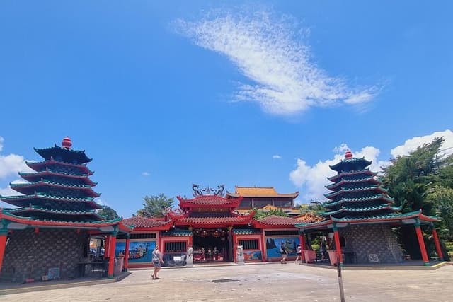 Shared Spectacular Tour Plus Massage in Batam, Indonesia