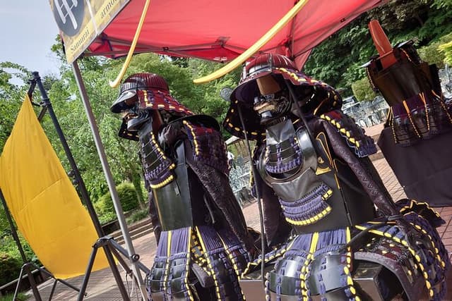 【 MEGURI 】 Full Armor Suit-up & 30-Min Castle Grounds Stroll