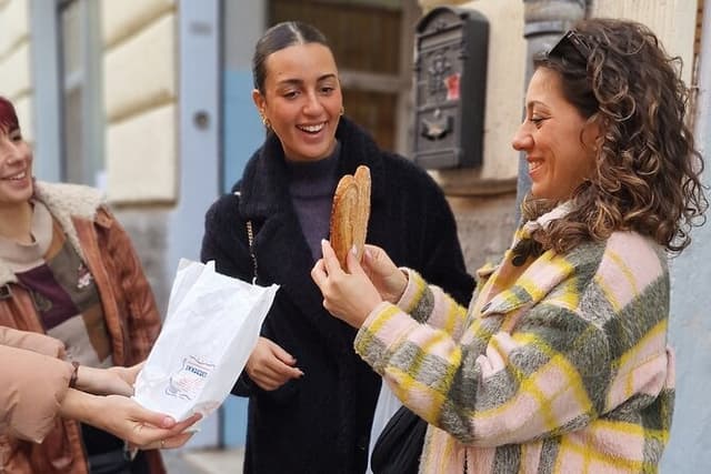 Trastevere Breakfast to Lunch Food Tour: Coffee, Maritozzi & Wine
