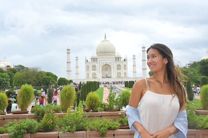 Best Full-Day Taj Mahal Agra Tour Packages from Bangalore