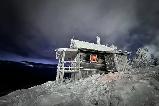 Private: Snowshoeing to Santa's Cabin in Levi