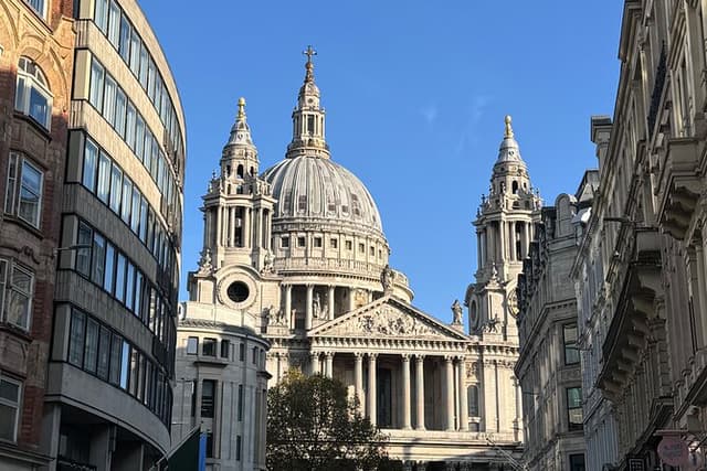 London: Medieval Tales and Martyrs Walking Tour