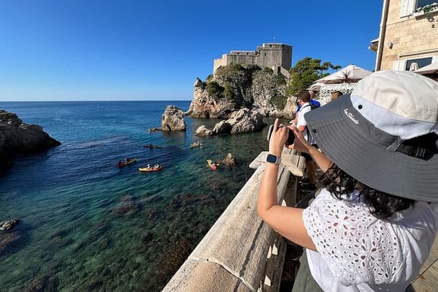 Dubrovnik: Old Town & City Walls Tour with Optional DU Pass