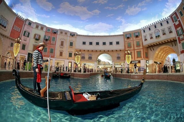 Doha Tour with Gondola Ride at Villaggio Mall