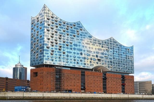 Historic Free Tour of Hamburg Old Warehouse District