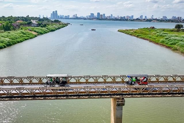 Phnom Penh to Silk Island By Tuk-Tuk with local Expert