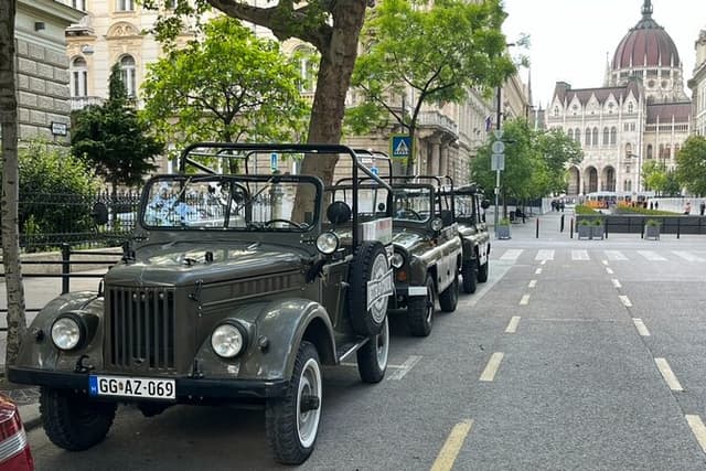 Budapest Private City Tour With a Vintage Russian Jeep