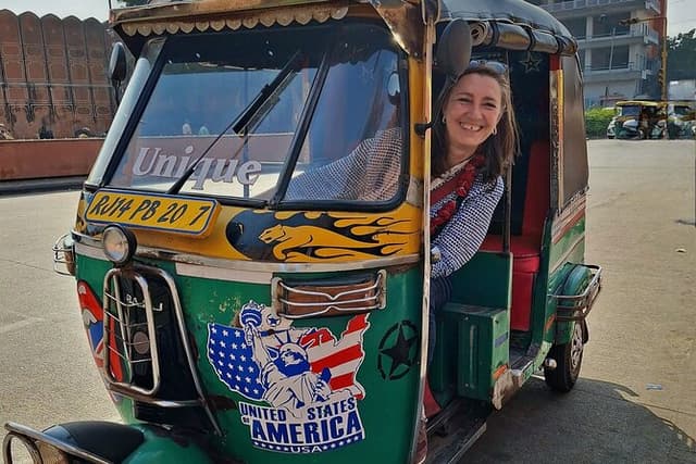 Full-Day Jaipur City Tour by Private Tuk-Tuk