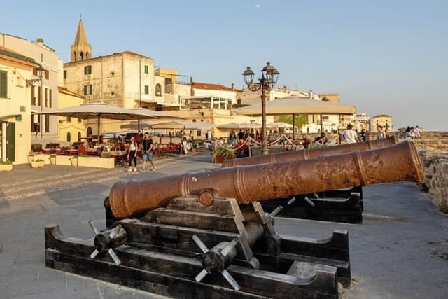 Alghero Walking Tour with Audio and Written Guide by a Local