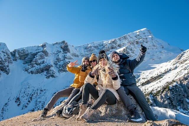 Emerald Lake, Takakkaw Falls, Lake Louise with Banff Explorer