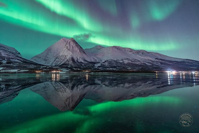 Small Group Van Journey in Search of the Northern Lights