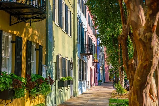 Charm of Charleston - Walk Through Time with a Charleston Native