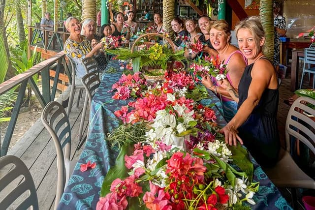 Prosecco & Petals Ei Making Experience in Rarotonga