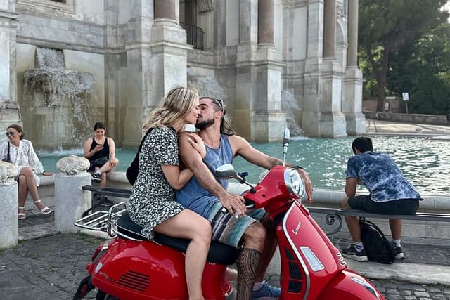 Vespa experience guided by us & Photo shoot