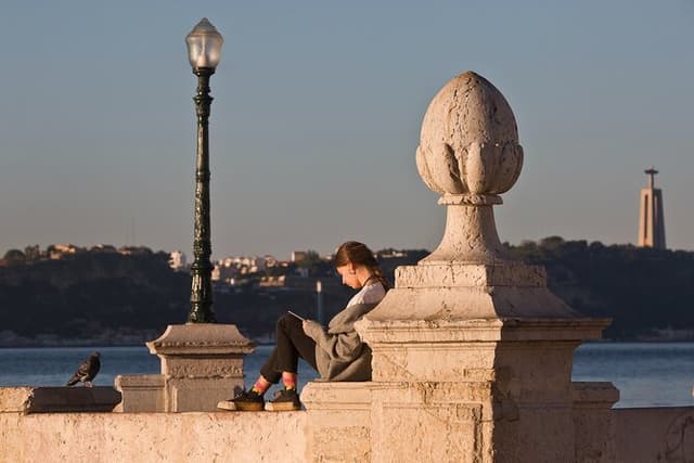 Lisbon River Walk: Sailors, Docks and Pipe Dreams- Private Tour