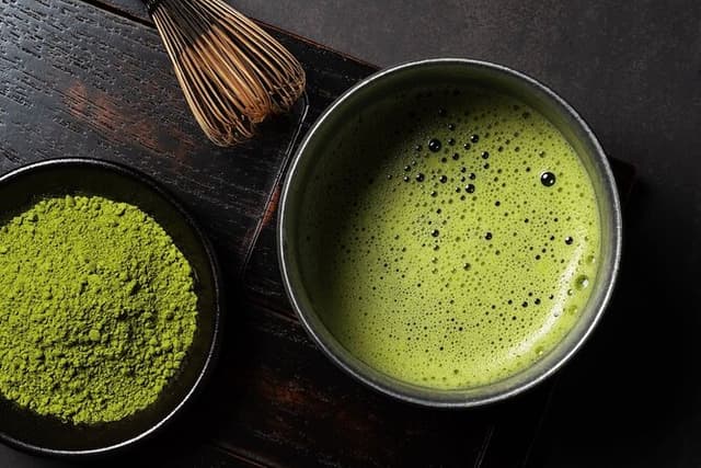 Matcha Making Class in Tokyo with Authentic Japanese Sweets Set