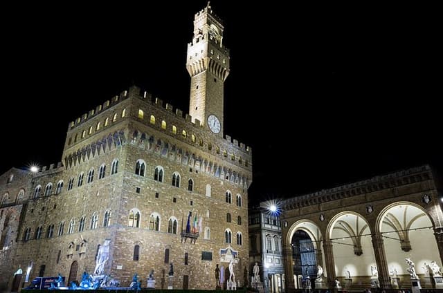 Florence Evening Walking Tour: Stories of Power, Love & Betrayal