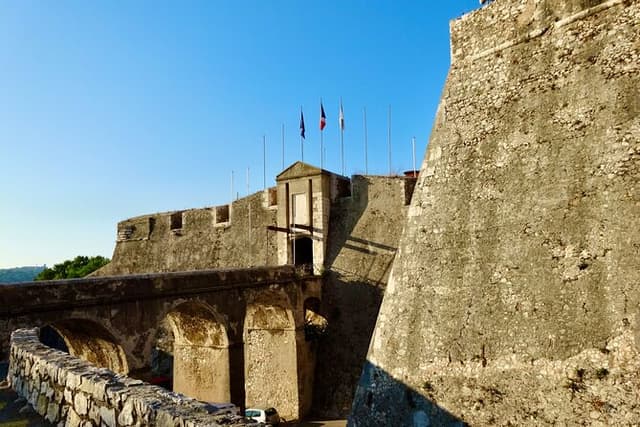 Wonderful Villefranche: Citadel, Old Town and Royal Port Walking