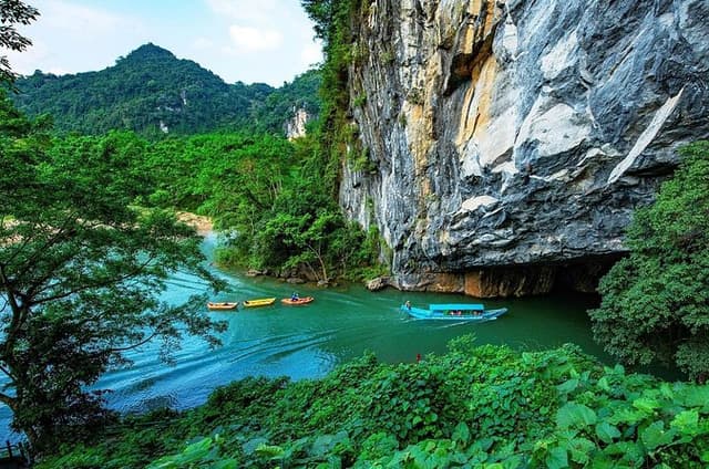 Hue Paradise Cave Group Tour