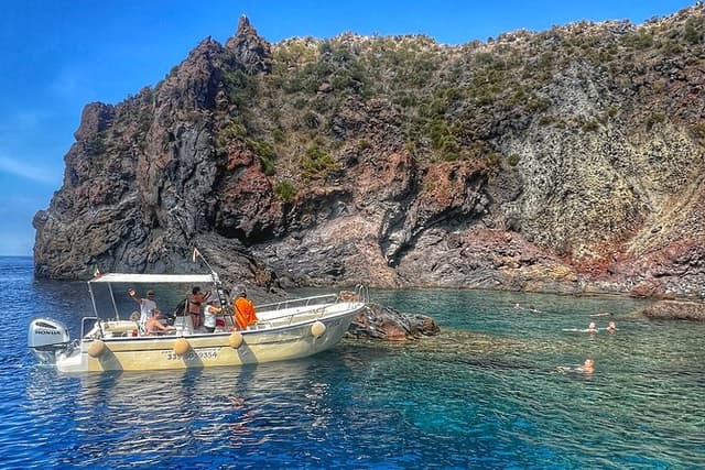 Private boat tour Lipari and Vulcano