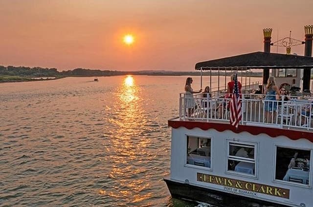 Missouri River Sunset Cruise Wednesday to Sunday