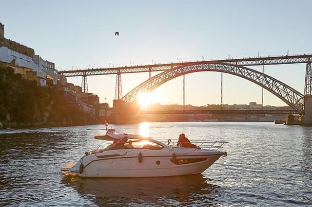 Porto: Private Yacht Experience with Local Wines & Snacks