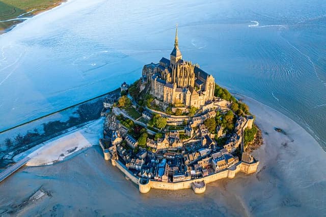 UNESCO World Heritage: Mont St Michel Tour & Lunch from Le Havre