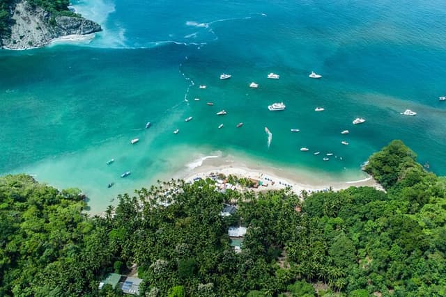 All Inclusive Catamaran Day Tour to Tortuga Island