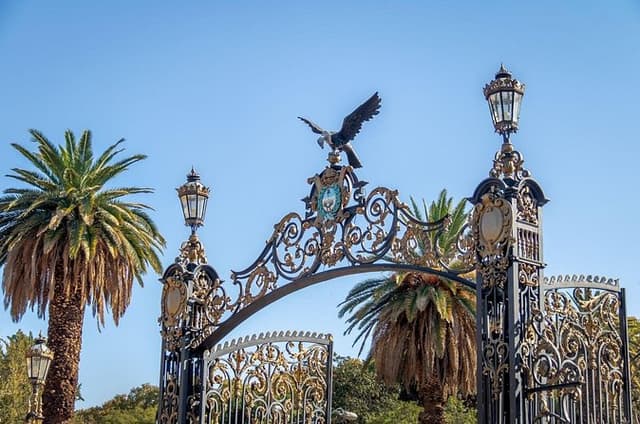Mendoza City tour with visit to General San Martin Park
