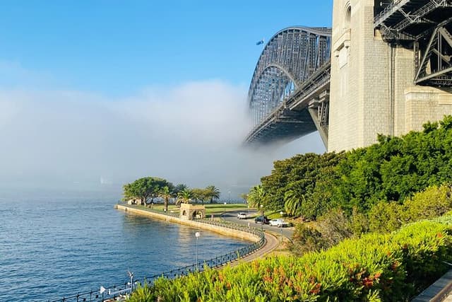 Sydney: PRIVATE City Highlights & Ocean Front Luxe Tour (4h)