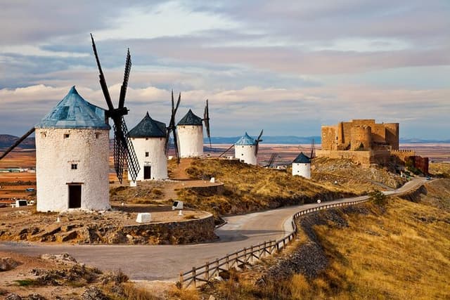 Madrid: Private Toledo & Windmills of Don Quixote Tour