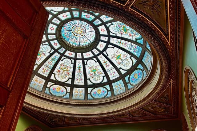 Holiday Walking Tour: Underground Chicago via the Pedway