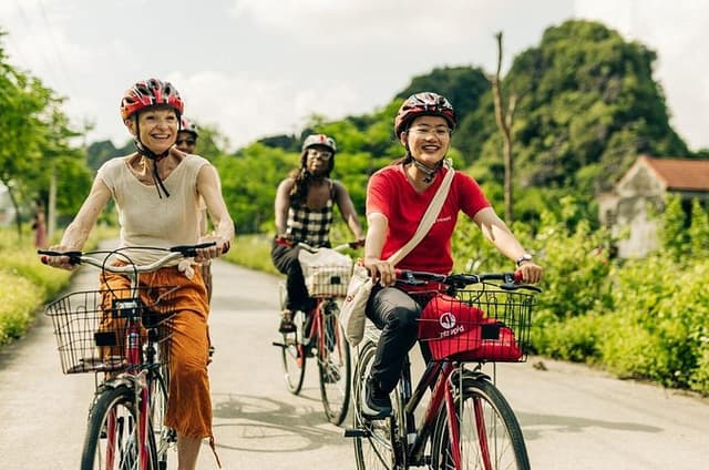 4 Day Ninh Binh Mini Adventure - Cruising, Cycling and Trekking