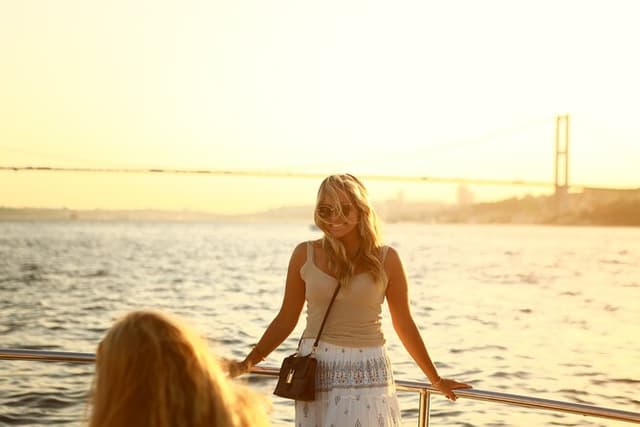 Istanbul Luxury Yacht Cruise with Transfers