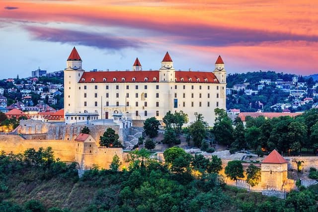 Bratislava Private Trip from Vienna: Castle, Old Town & Free Time
