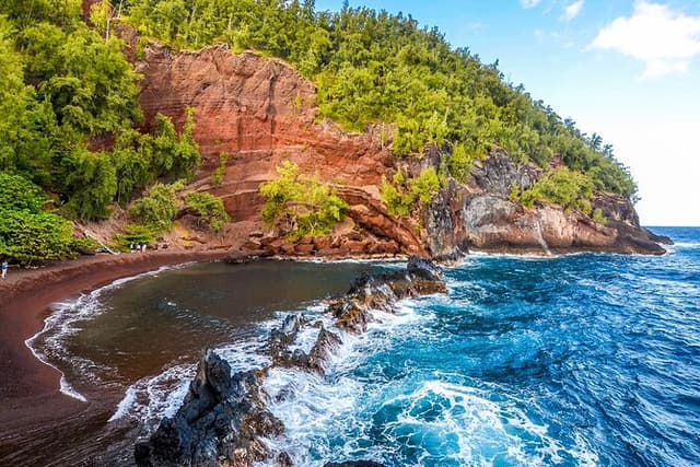 Stellar HI Tours- 15 person van-your own private tour to Hana!