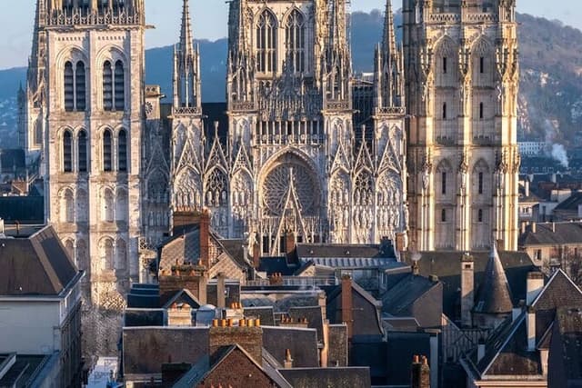 The Official 2-Hour English tour of the must-sees of Rouen